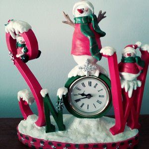 CHRISTMAS SNOWMENS SNOW CLOCK - QUARTZ